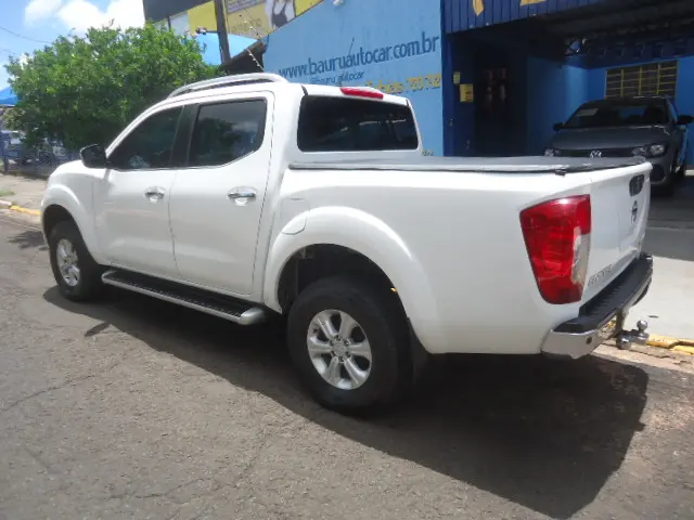 NISSAN Frontier - Foto