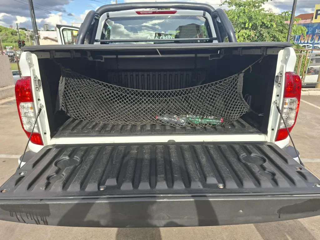 NISSAN Frontier - Foto