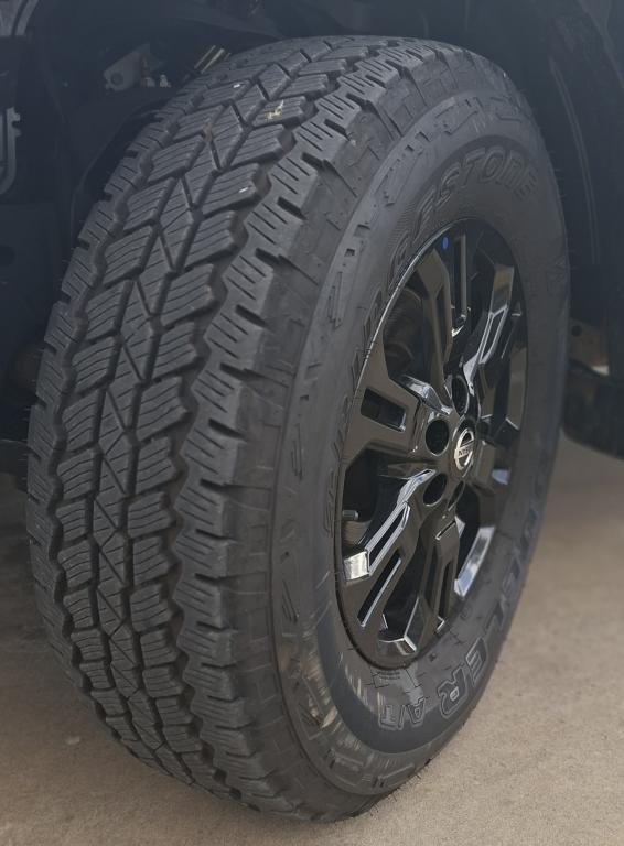 NISSAN Frontier - Foto