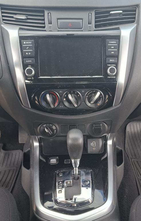 NISSAN Frontier - Foto