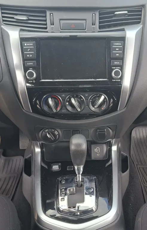 NISSAN Frontier - Foto