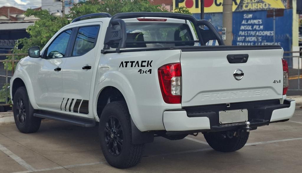 NISSAN Frontier - Foto