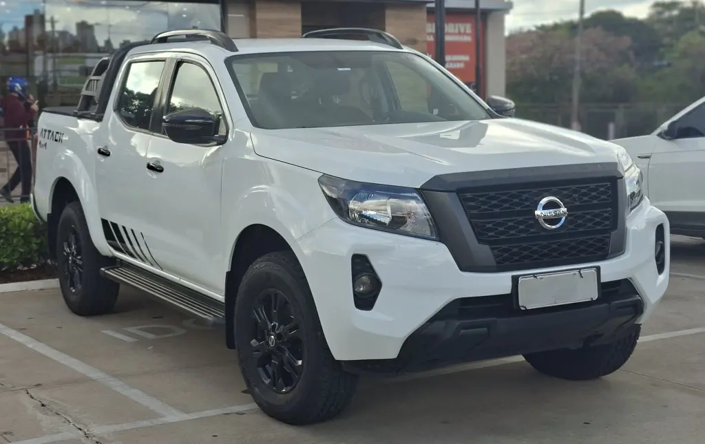 NISSAN Frontier - Foto