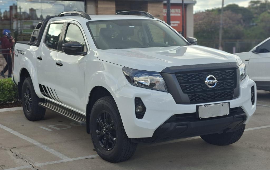 NISSAN Frontier - Foto