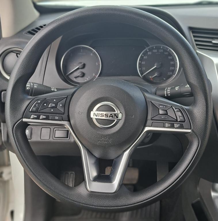 NISSAN Frontier - Foto