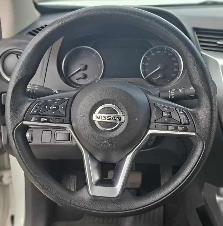 NISSAN Frontier - Foto