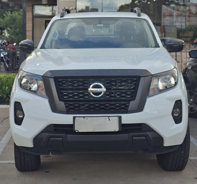 NISSAN Frontier - Foto