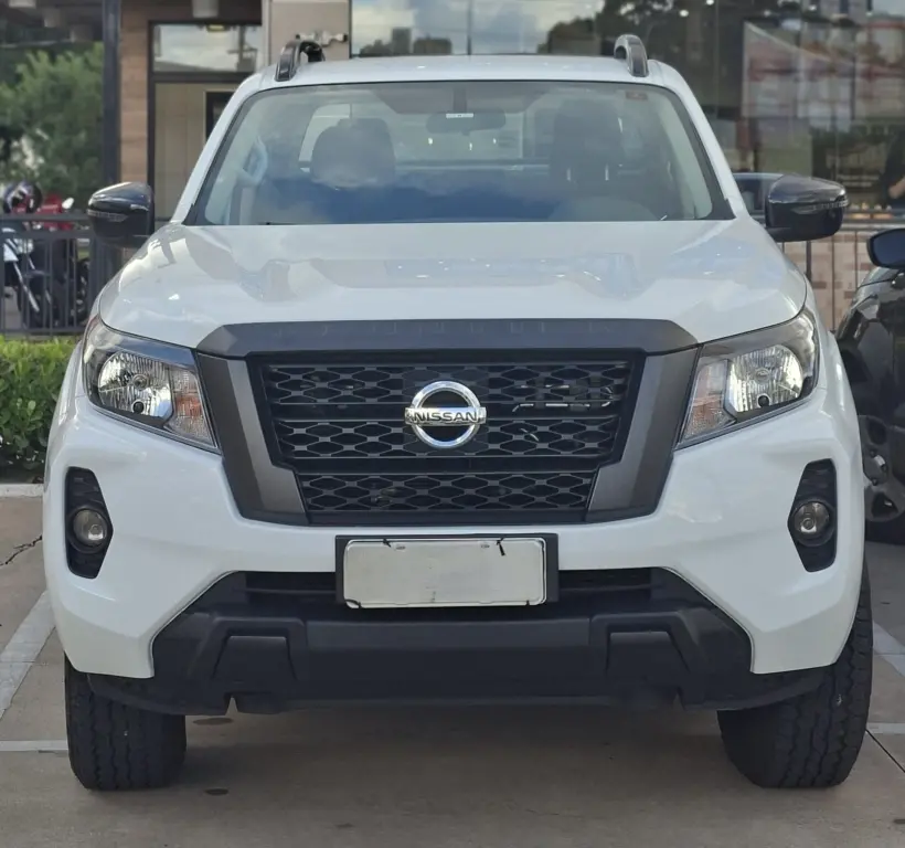 NISSAN Frontier - Foto
