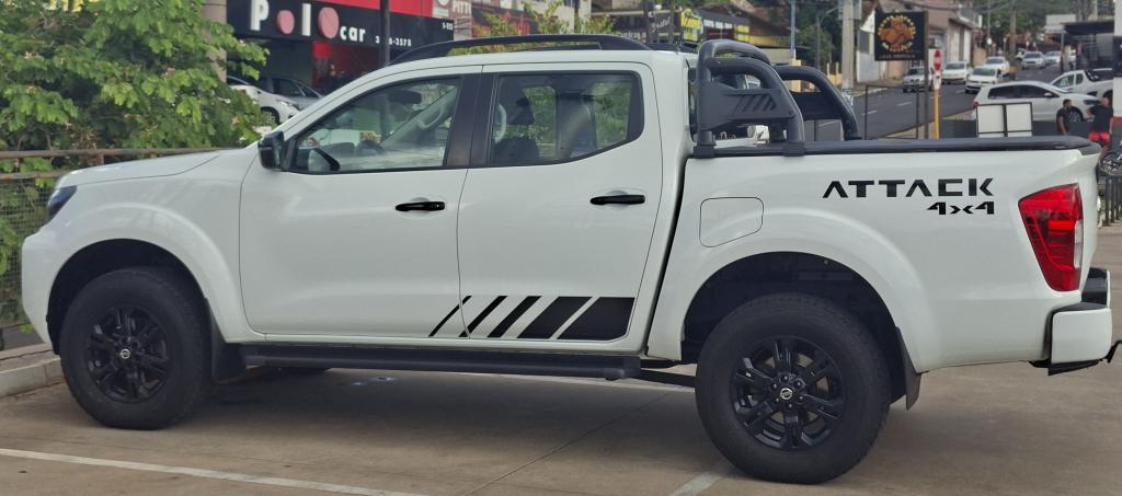 NISSAN Frontier - Foto