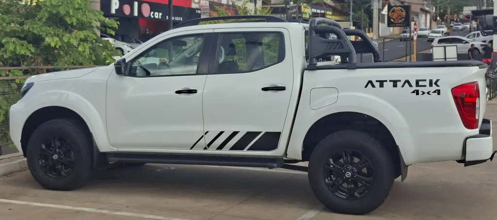 NISSAN Frontier - Foto