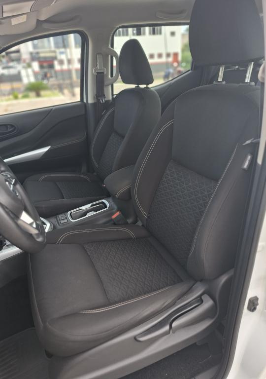 NISSAN Frontier - Foto