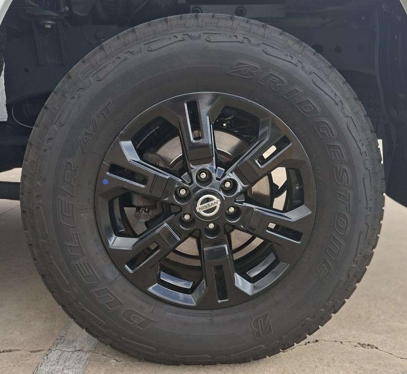 NISSAN Frontier - Foto