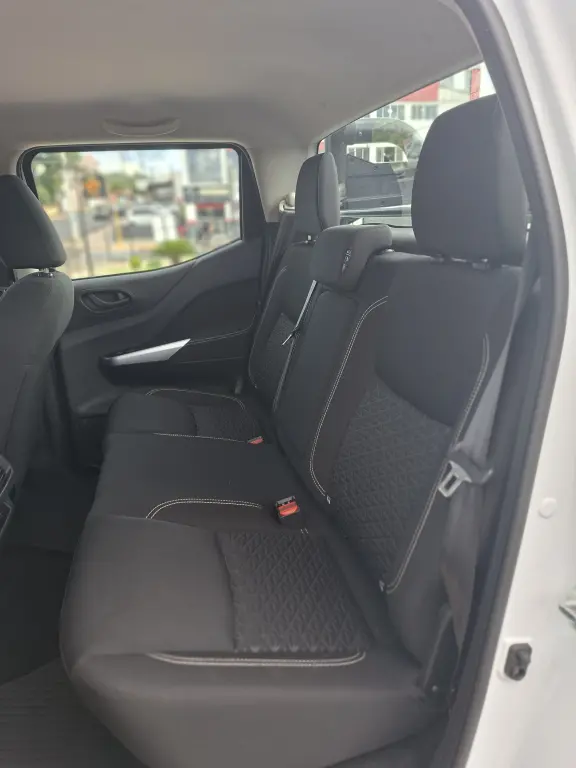 NISSAN Frontier - Foto