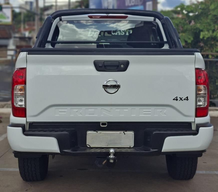 NISSAN Frontier - Foto