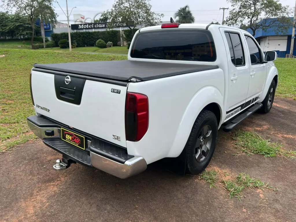 NISSAN Frontier - Foto