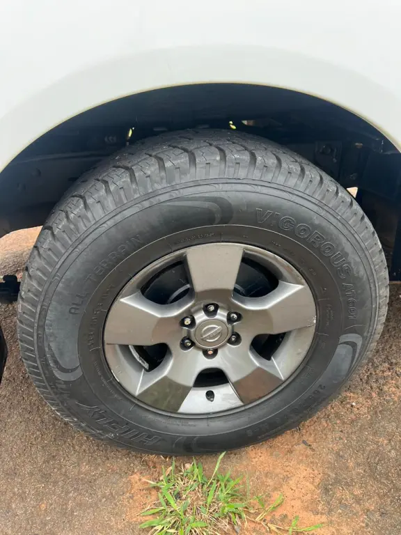 NISSAN Frontier - Foto