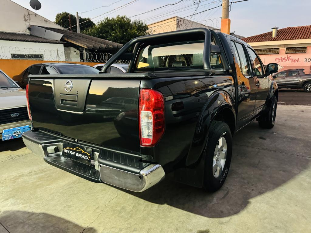 NISSAN Frontier - Foto