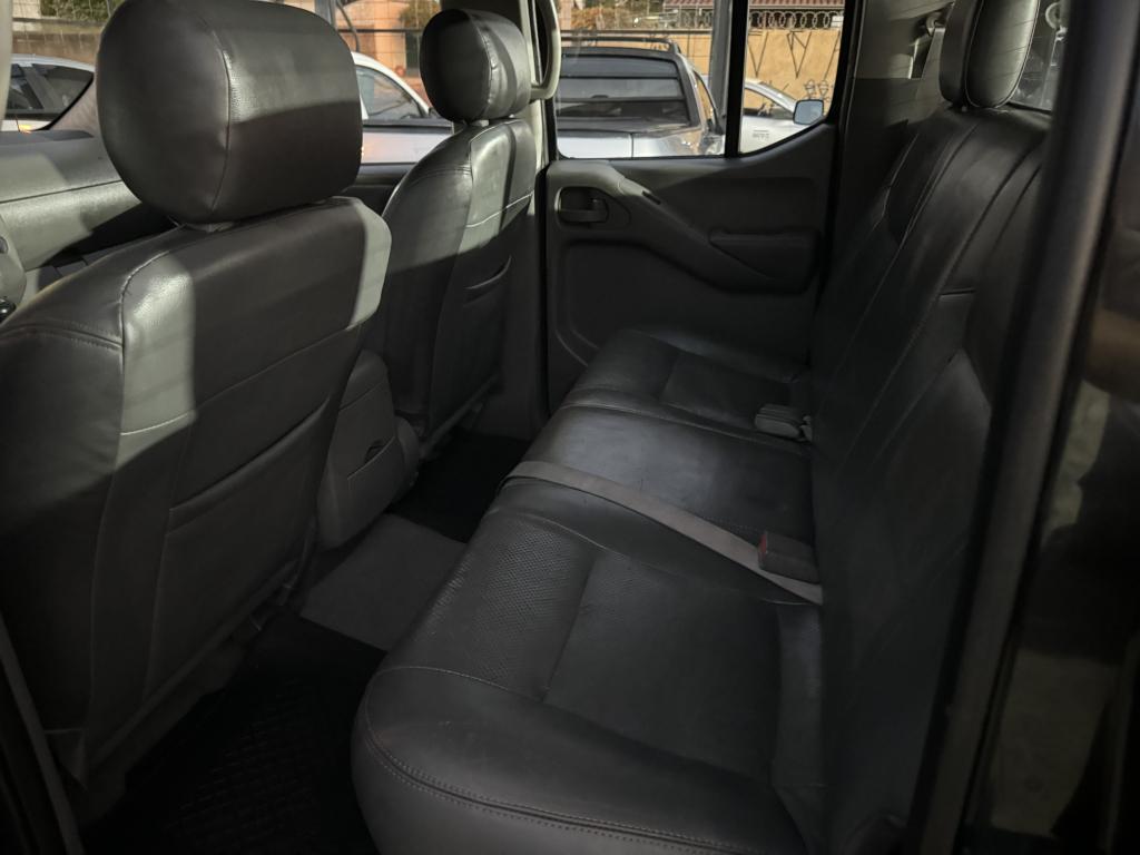 NISSAN Frontier - Foto