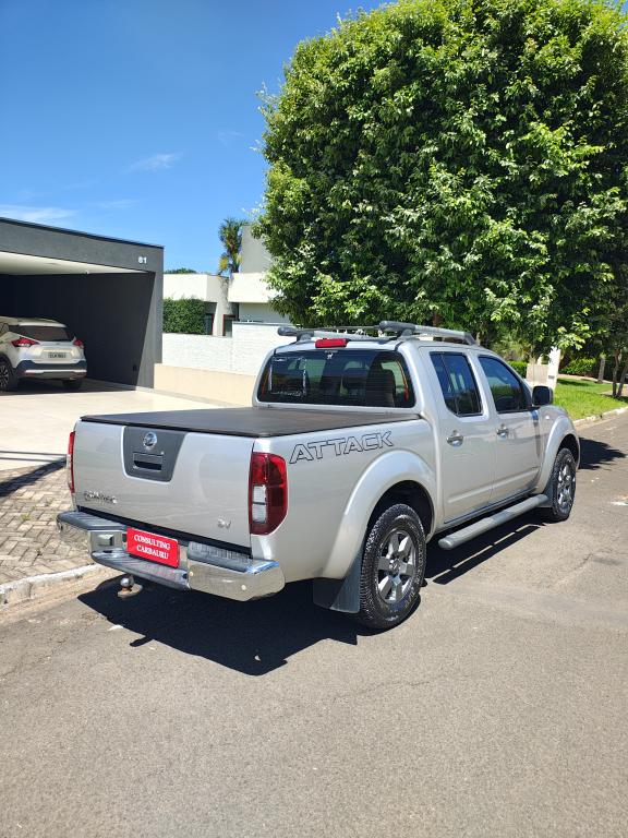 NISSAN Frontier - Foto