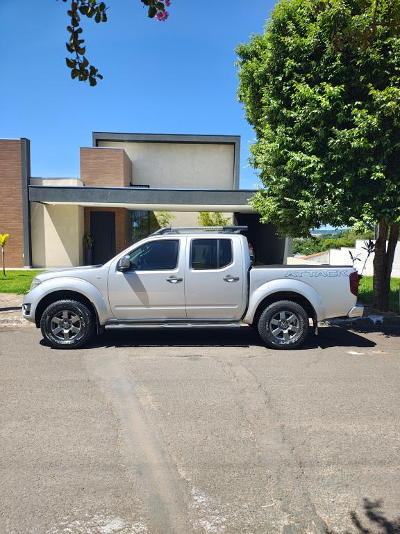 NISSAN Frontier - Foto