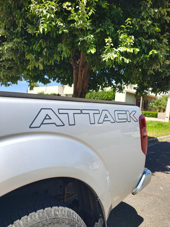 NISSAN Frontier - Foto