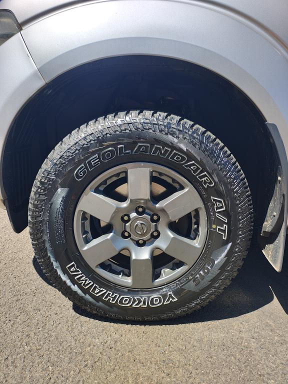 NISSAN Frontier - Foto