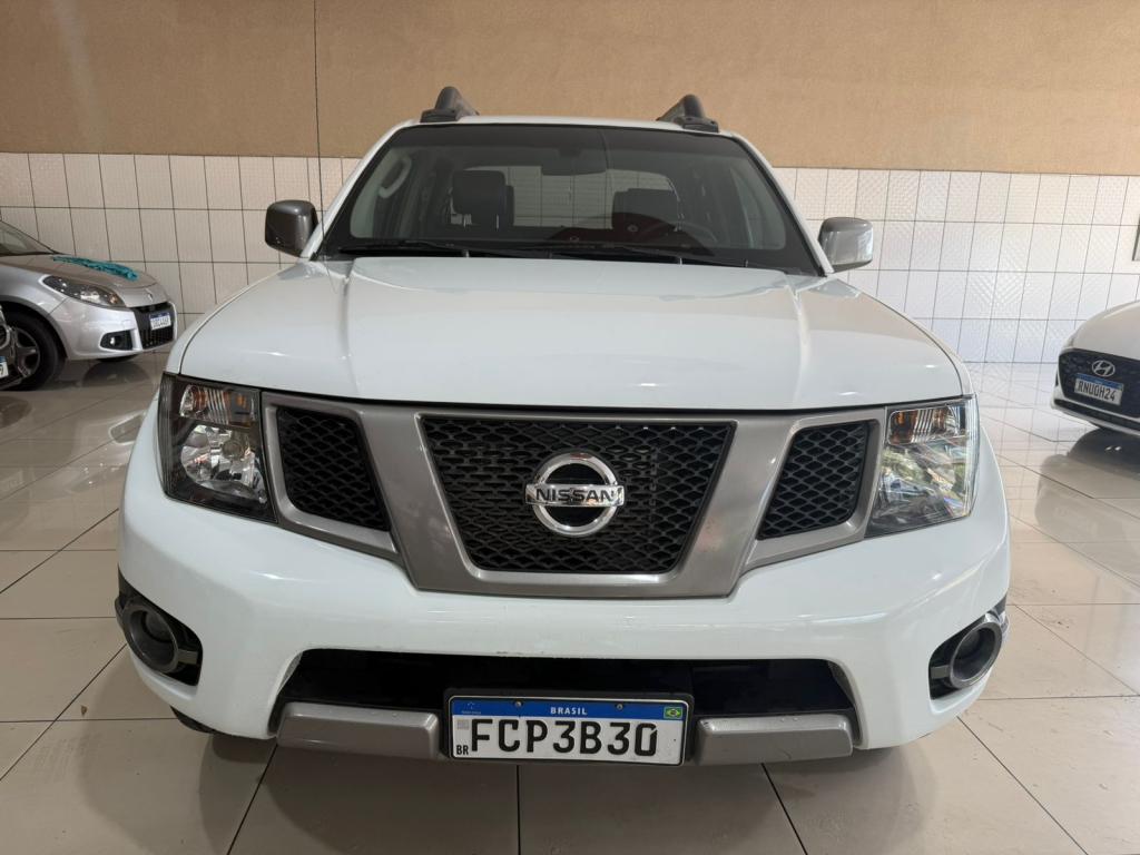 NISSAN Frontier - Foto
