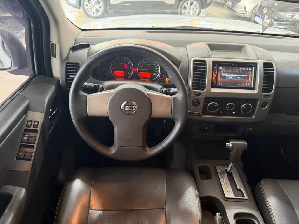 NISSAN Frontier - Foto