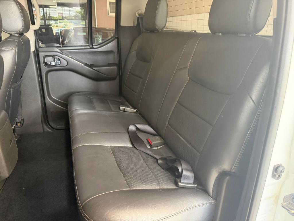 NISSAN Frontier - Foto