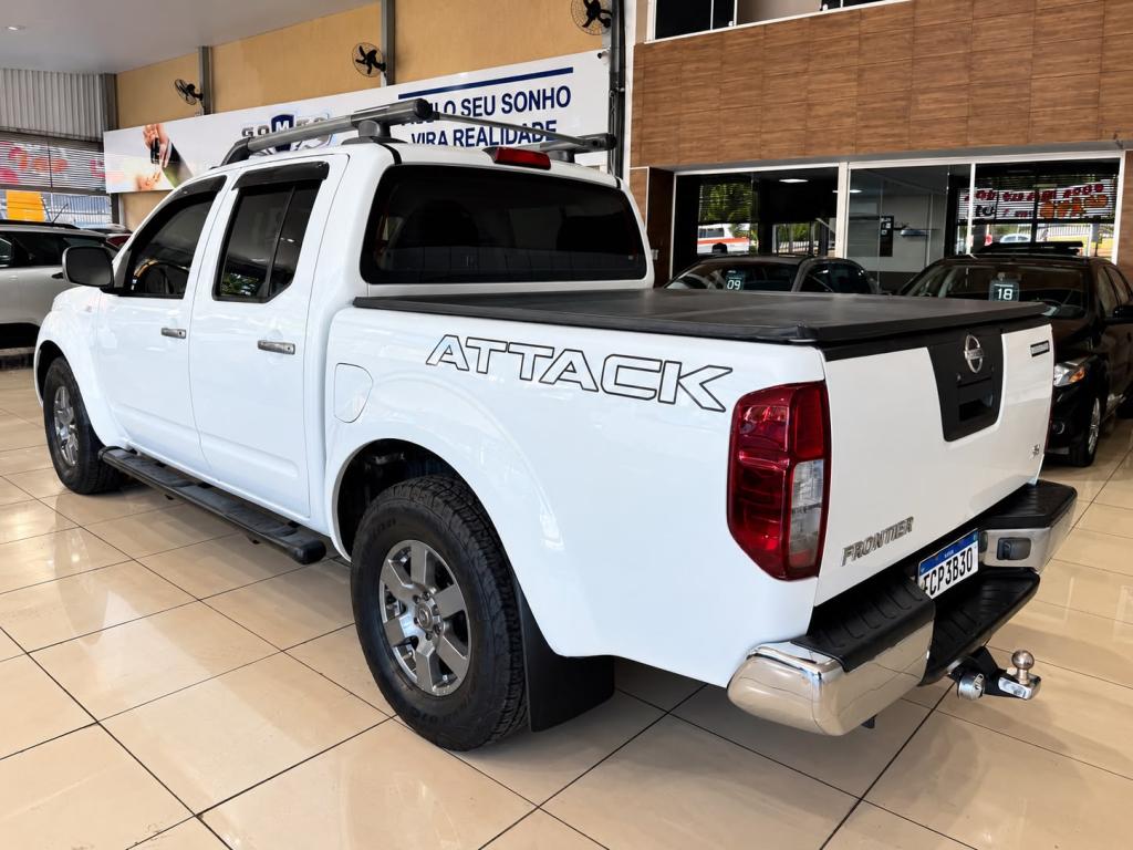 NISSAN Frontier - Foto