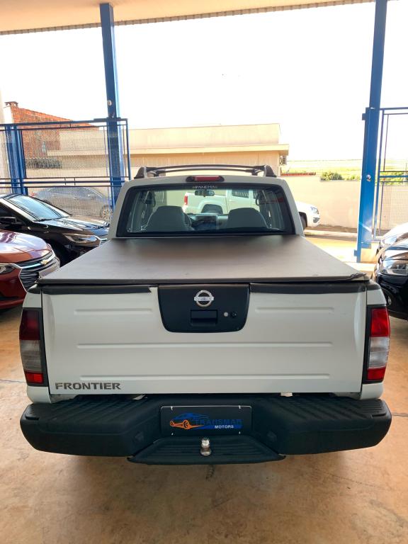 NISSAN Frontier - Foto