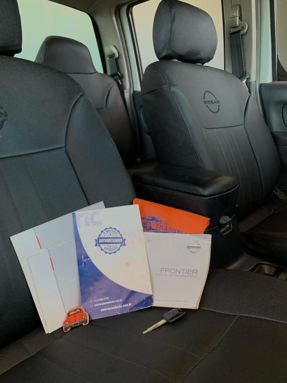 NISSAN Frontier - Foto