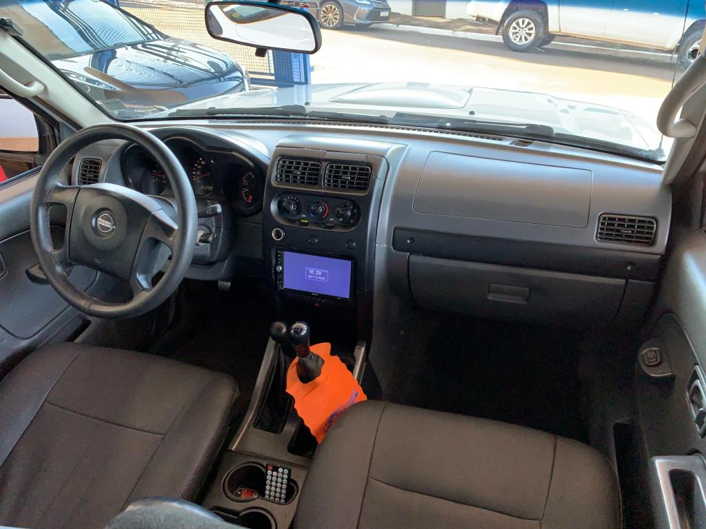 NISSAN Frontier - Foto