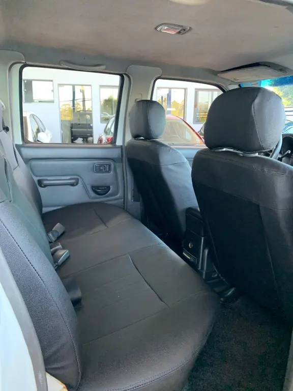 NISSAN Frontier - Foto