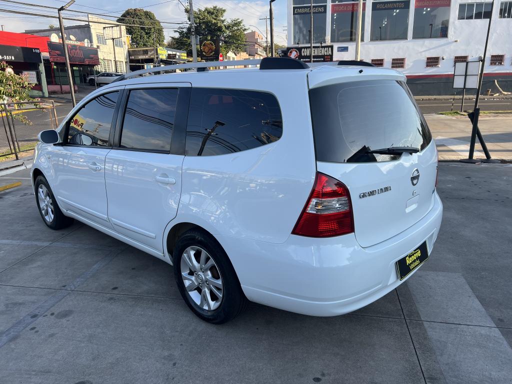 NISSAN Grand Livina - Foto