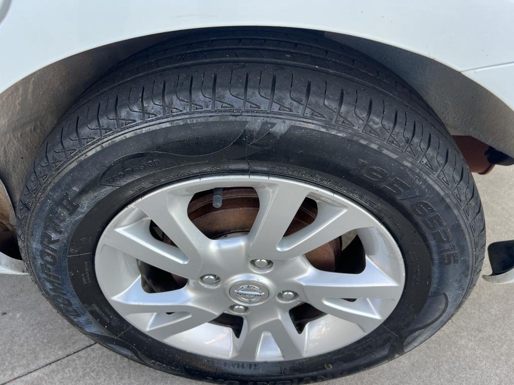 NISSAN Grand Livina - Foto