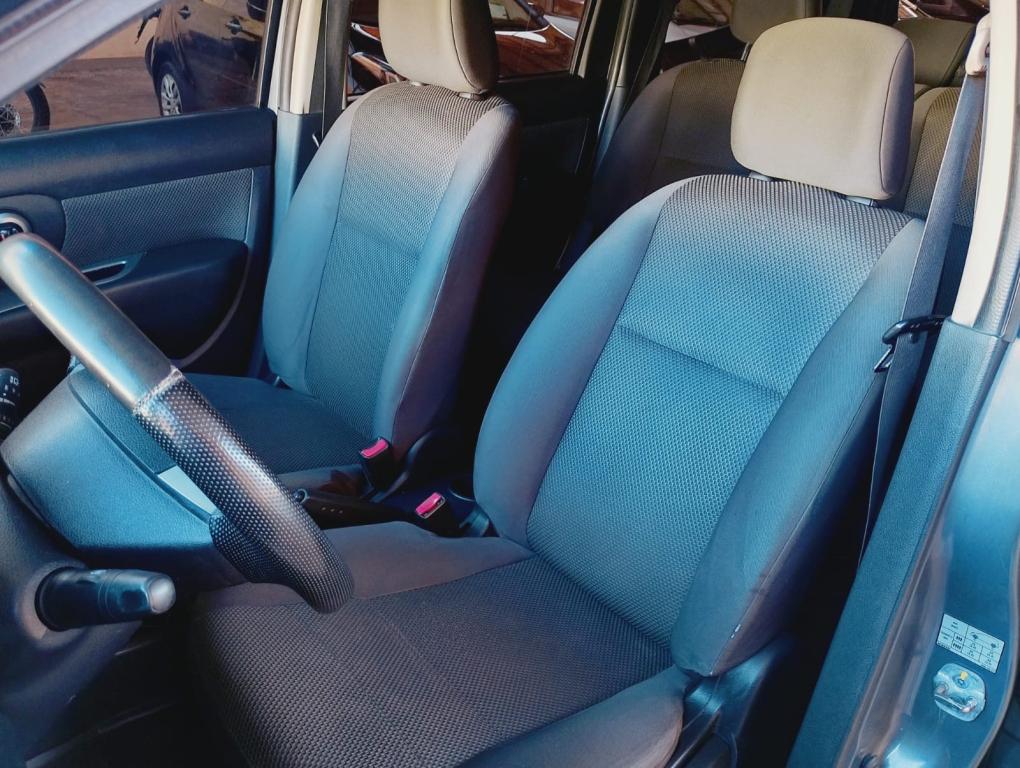 NISSAN Grand Livina - Foto