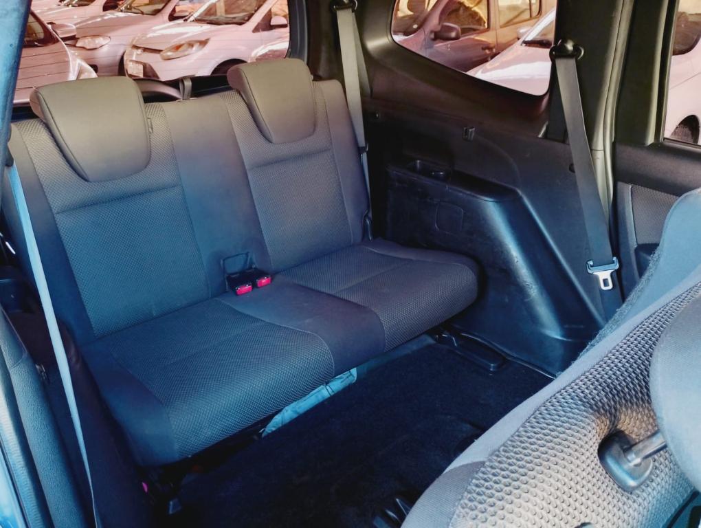 NISSAN Grand Livina - Foto