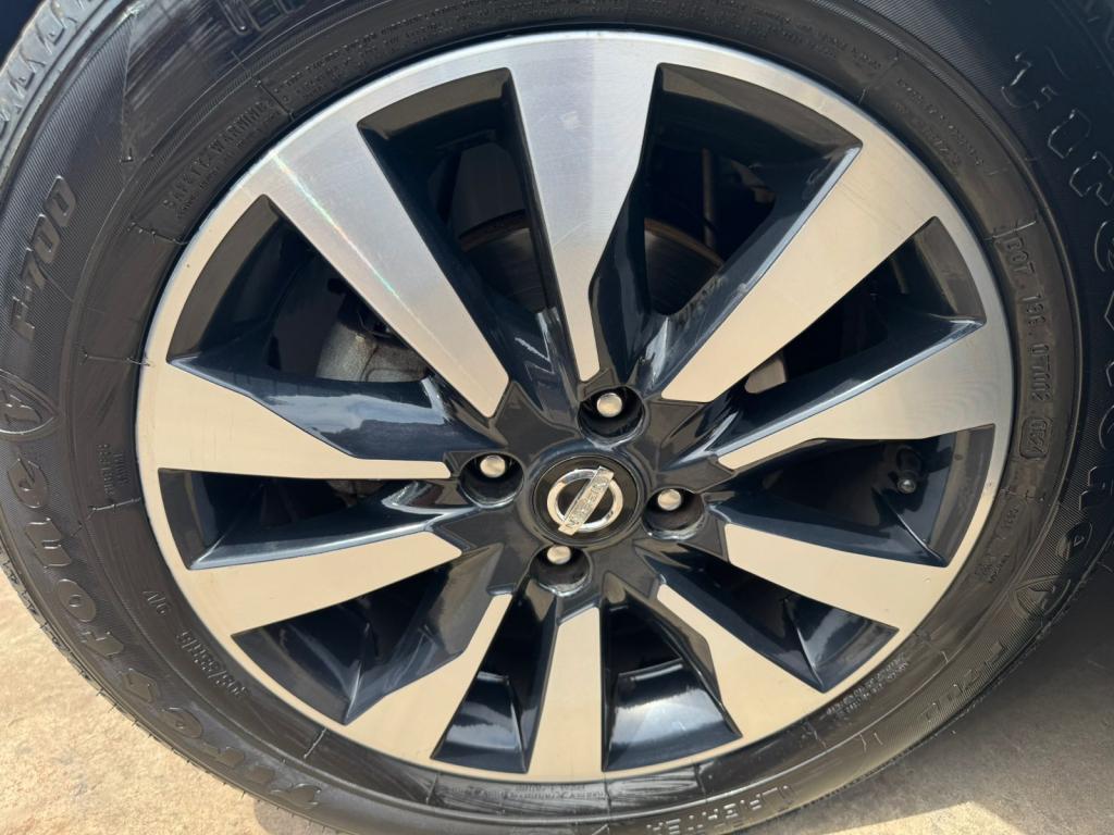 NISSAN Kicks - Miniatura