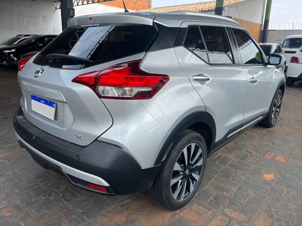 NISSAN Kicks - Miniatura