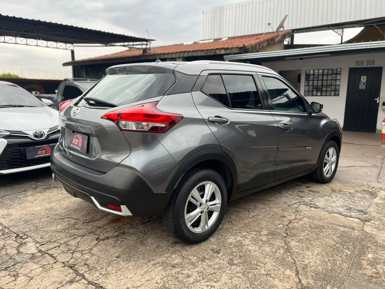NISSAN Kicks - Foto