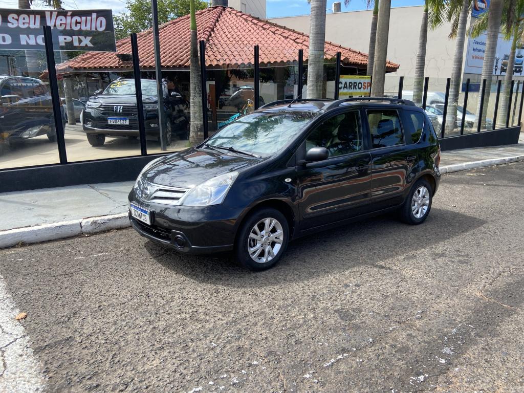 NISSAN Livina - Foto