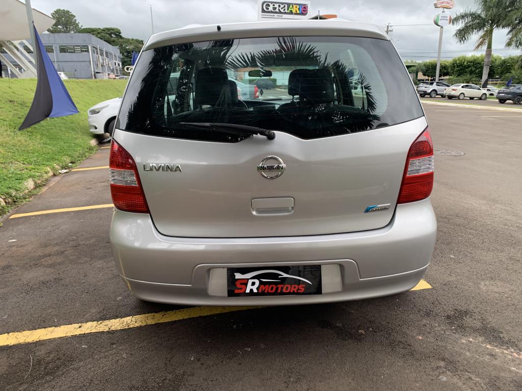 NISSAN Livina - Foto