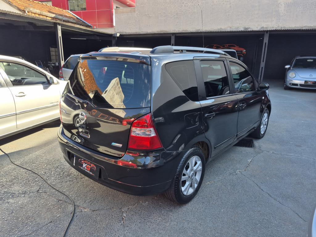 NISSAN Livina - Foto
