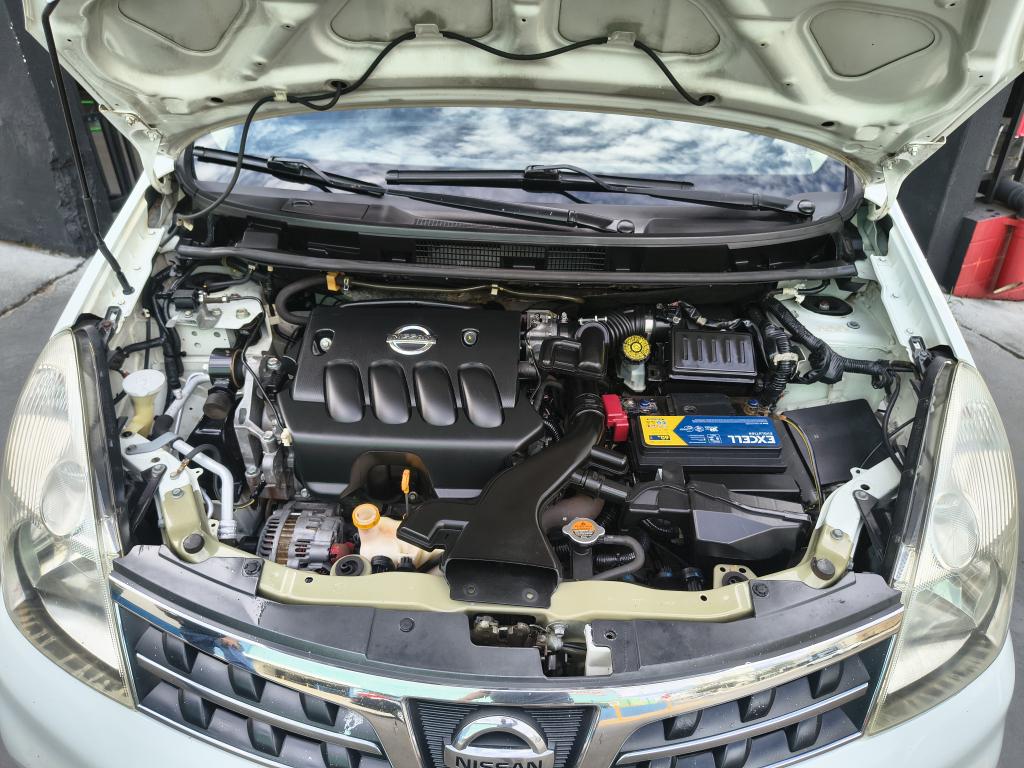 NISSAN Livina - Foto