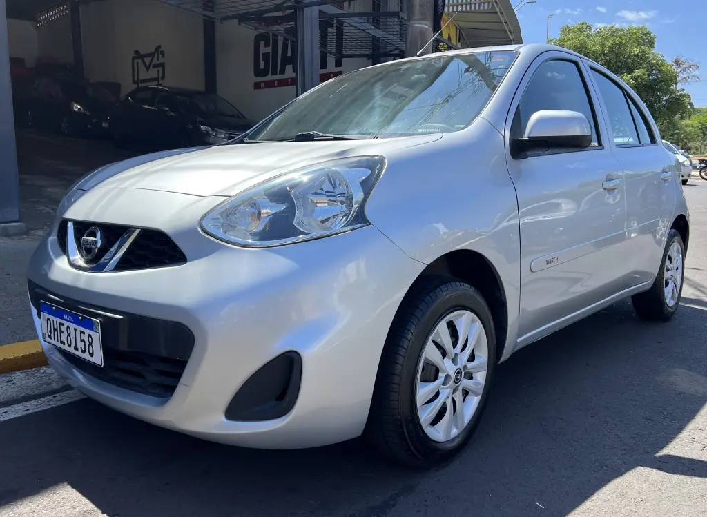 NISSAN March - Foto