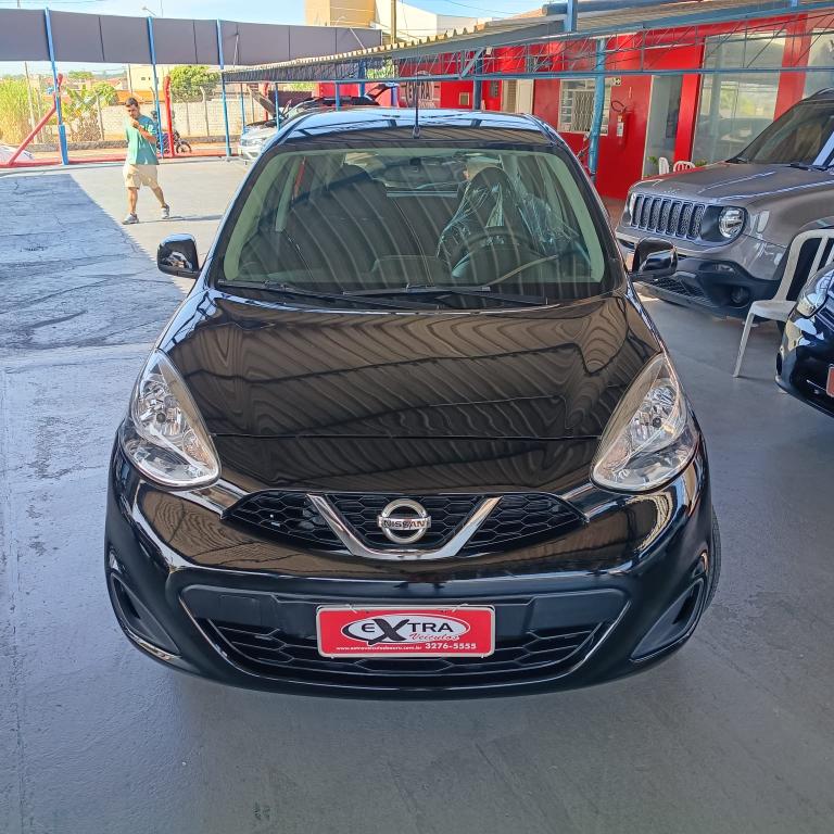 NISSAN March - Foto