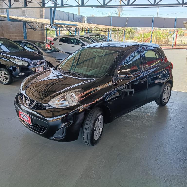 NISSAN March - Foto
