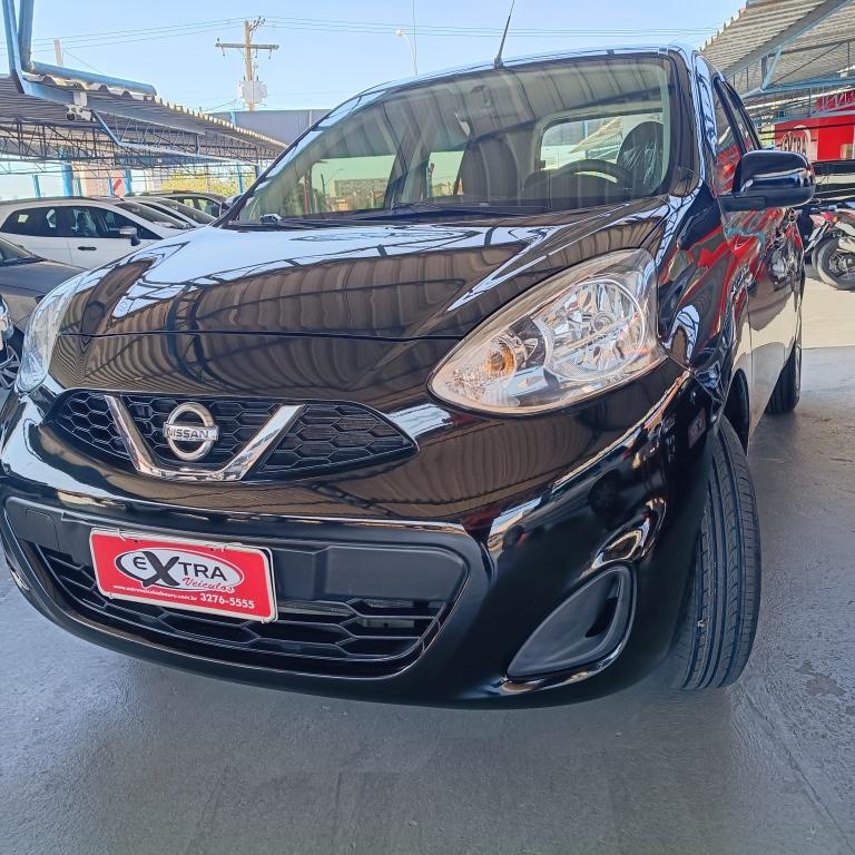NISSAN March - Foto