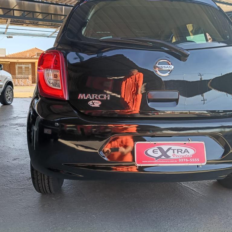 NISSAN March - Foto